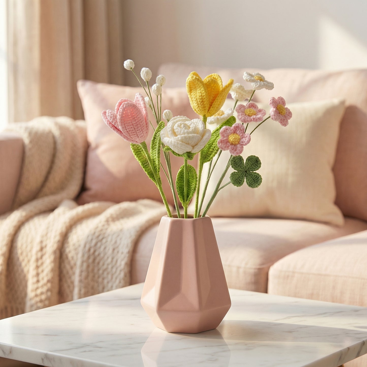 Mariannes Handgehäkelter Blumenstrauß