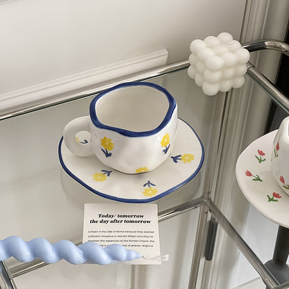 Handgemachte Keramik im Floral Design