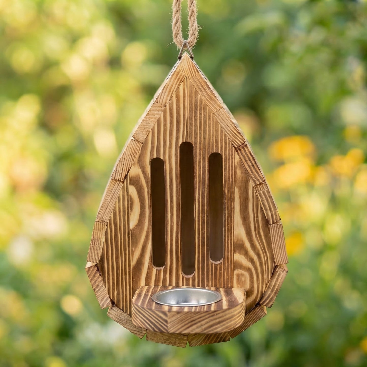 Ingrids handgefertigtes Schmetterlingshotel