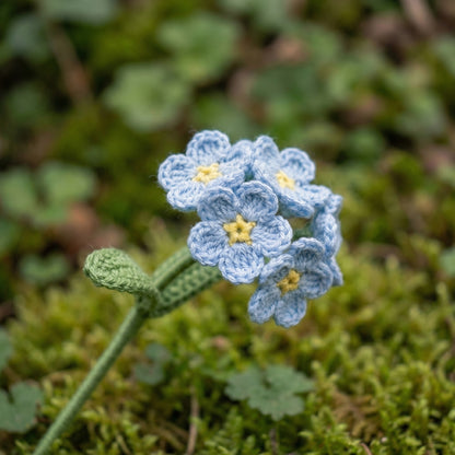 Mariannes Handgehäkelter Blumenstrauß