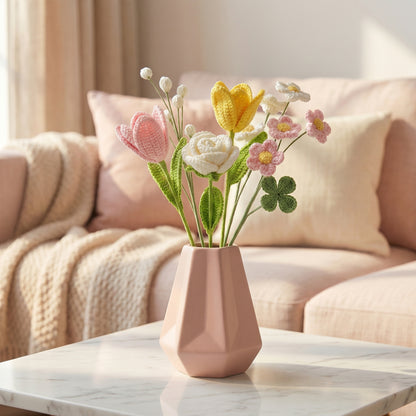 Mariannes Handgehäkelter Blumenstrauß